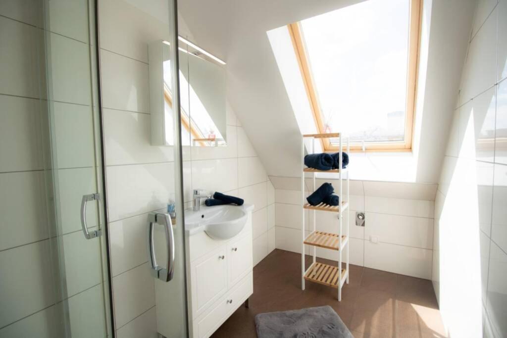 Appartamento Sunny & Cozy Penthouse With Balcony L Dg4'14 Vienna Esterno foto
