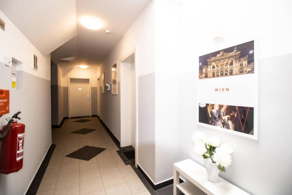 Appartamento Sunny & Cozy Penthouse With Balcony L Dg4'14 Vienna Esterno foto