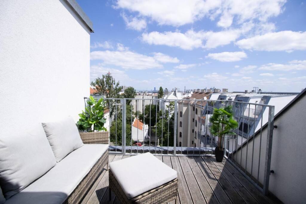 Appartamento Sunny & Cozy Penthouse With Balcony L Dg4'14 Vienna Esterno foto