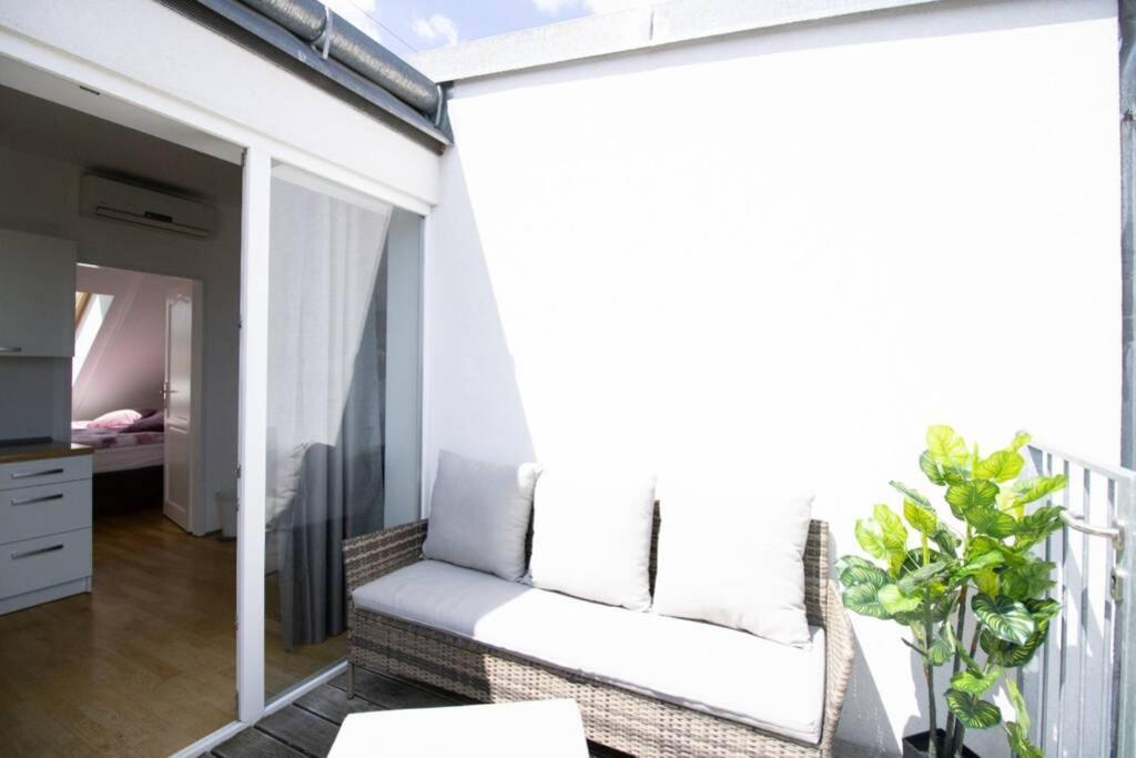 Appartamento Sunny & Cozy Penthouse With Balcony L Dg4'14 Vienna Esterno foto