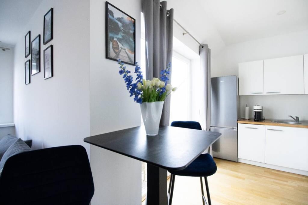 Appartamento Sunny & Cozy Penthouse With Balcony L Dg4'14 Vienna Esterno foto