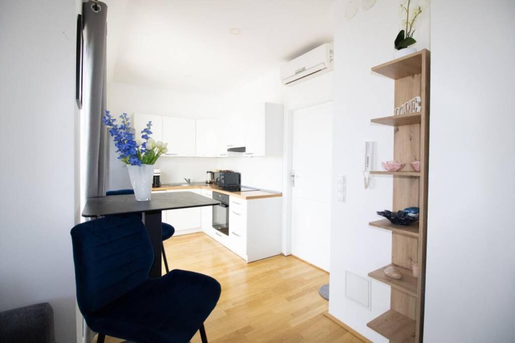 Appartamento Sunny & Cozy Penthouse With Balcony L Dg4'14 Vienna Esterno foto
